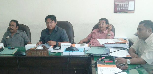 Warga Pesimis Pengisian Perangkat Desa Serentak di Bojonegoro Berlangsung Fair Play Warga Pesimis Pengisian Perangkat Desa Serentak di Bojonegoro Berlangsung Fair Play