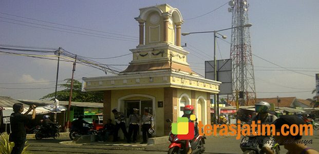 PT KAI Segera Bongkar Bangunan Liar Di Kawasan Roxy Square PT KAI Segera Bongkar Bangunan Liar Di Kawasan Roxy Square