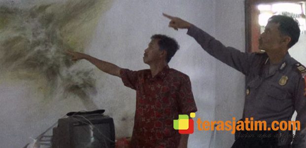 Rumah Disambar Petir, Pemilik Terluka Rumah Disambar Petir, Pemilik Terluka