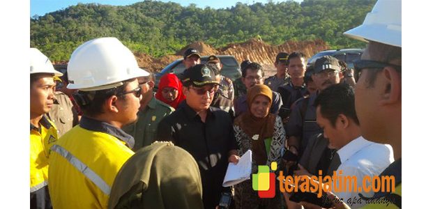 Pansus DPRD Jatim, Ngamuk di Tambang Emas Tumpang Pitu Pansus DPRD Jatim, Ngamuk di Tambang Emas Tumpang Pitu