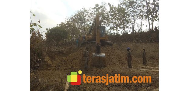 Tambang Ilegal di Menilo Soko Tuban Diobrak Petugas Gabungan Tambang Ilegal di Menilo Soko Tuban Diobrak Petugas Gabungan