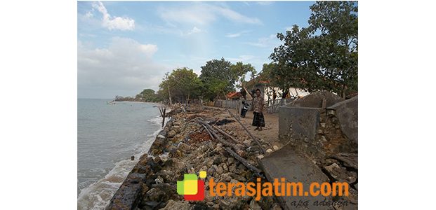 Kerusakan Tangkis Laut di Sumenep Merata, Pemkab Hanya anggarkan Rp 3 Miliar Kerusakan Tangkis Laut di Sumenep Merata, Pemkab Hanya anggarkan Rp 3 Miliar