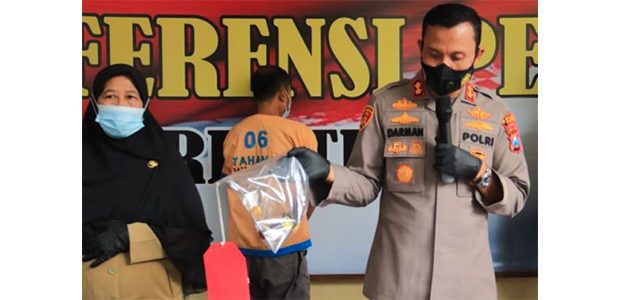 Kepruk Temannya Hingga Terluka Parah, Pria asal Plumpang Tuban ini Jadi Pesakitan Polisi Kepruk Temannya Hingga Terluka Parah, Pria asal Plumpang Tuban ini Jadi Pesakitan Polisi