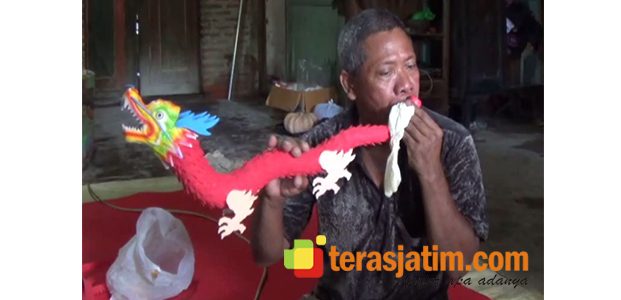 Beda Nasib Perajin Terompet di Lamongan dan Blitar Beda Nasib Perajin Terompet di Lamongan dan Blitar
