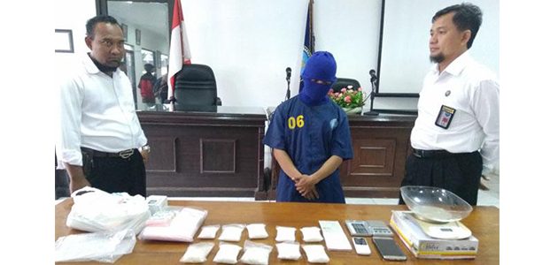 BNN Provinsi Jatim, Amankan Hampir Sekilo Sabu dari Karyawan SPBU BNN Provinsi Jatim, Amankan Hampir Sekilo Sabu dari Karyawan SPBU