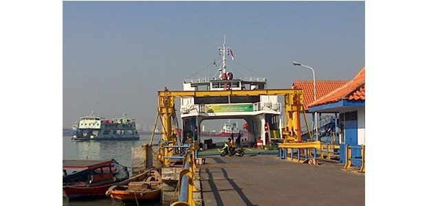 Kondisi Penyeberangan Surabaya-Kamal, Pasca Penurunan Tarip Tol Suramadu Kondisi Penyeberangan Surabaya-Kamal, Pasca Penurunan Tarip Tol Suramadu