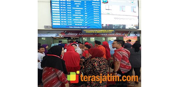 Bandara Juanda Dipadati Jamaah Umroh Bandara Juanda Dipadati Jamaah Umroh
