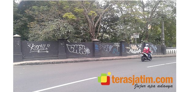 Aksi Vandalisme di Penjuru Kota Malang Aksi Vandalisme di Penjuru Kota Malang